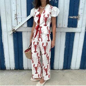 SOLD*******Crawfish/Lobster Two Piece Set White